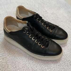Geox Respira black leather sneaker, size 8